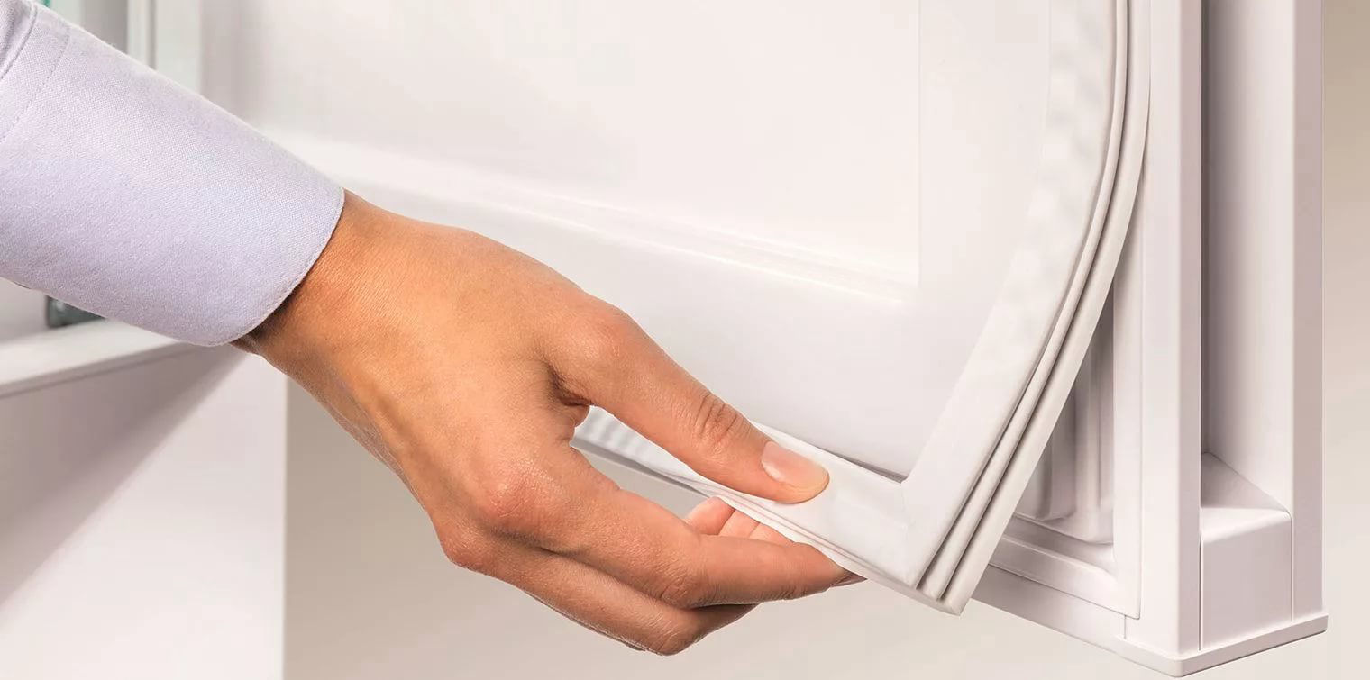 Инструкция по замене уплотнителя (установке нового уплотнителя двери холодильника).